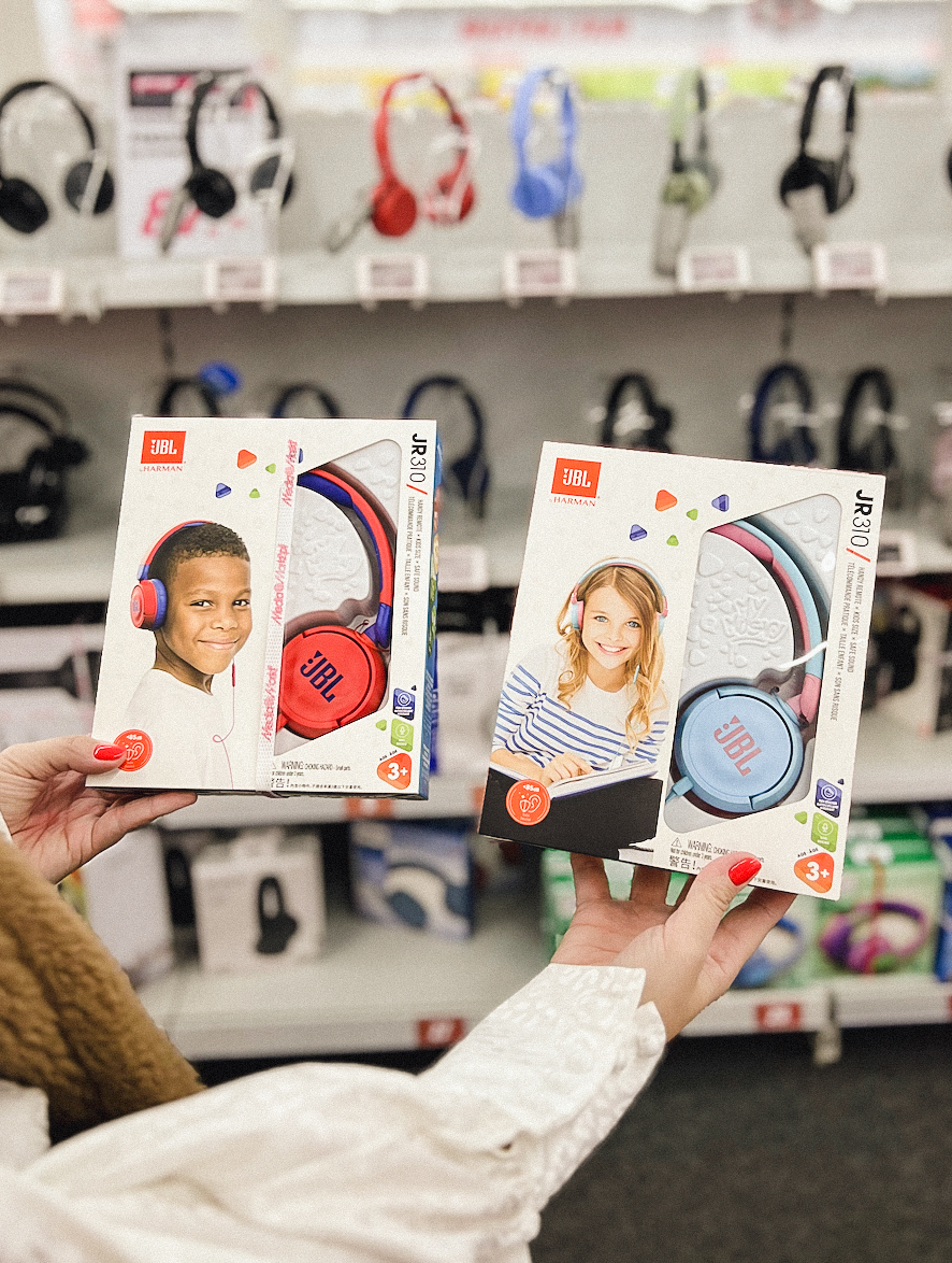 Prezentownik, galeria dominikańska, pomysł na prezent, prezenty do 150 zł, słuchawki dla dzieci, słuchawki JBL, Media Markt